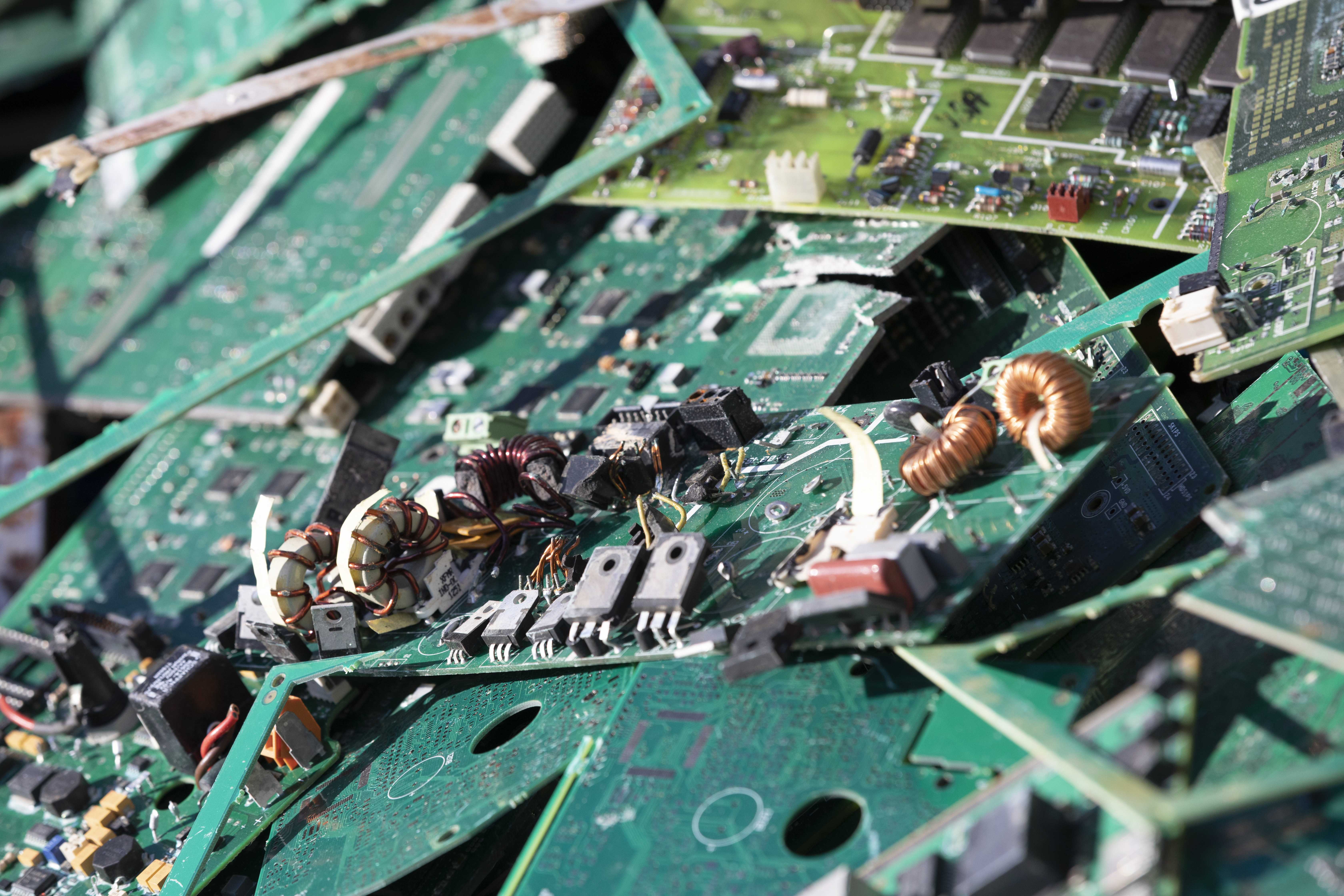 この表記情報に基づく 正確で公式寄りのクレジット表記は、以下が適切です。  標準（推奨・ホームページ向け）  © European Union, 2025 – EC Audiovisual Service / Photo: Nicolas Landemard  情報をすべて含めたい場合（詳細表記）  © European Union, 2025 – Source: EC Audiovisual Service (Producer: CE – Service audiovisuel; Photographer: Nicolas Landemard)