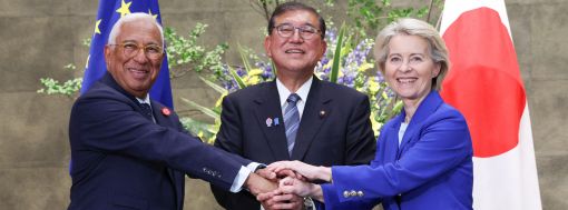 Photo of the President of the European Council, António Costa, the President of the European Commission, Ursula von der Leyen, and Japanese Prime Minister Shigeru Ishiba